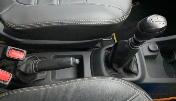 2015 Renault Kwid RXT 0.8, Petrol, Manual, 67,699 km, Gear Lever