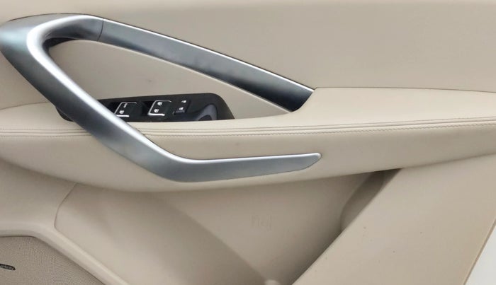 2021 MG HECTOR SHARP 1.5 DCT PETROL, Petrol, Automatic, 36,772 km, Driver Side Door Panels Control