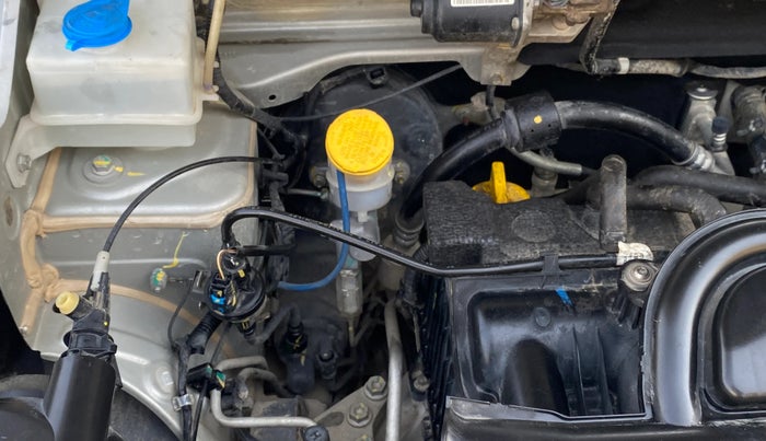 2018 Renault Kwid RXT 1.0 (O), Petrol, Manual, 30,108 km, Engine View - Right