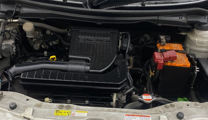 2014 Maruti Swift ZXI, Petrol, Manual, 75,689 km, Engine View