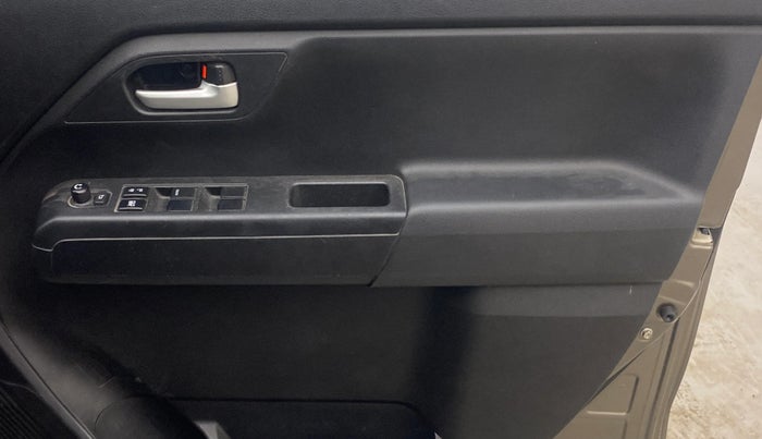 2019 Maruti New Wagon-R ZXI 1.2, Petrol, Manual, 39,710 km, Driver Side Door Panels Control