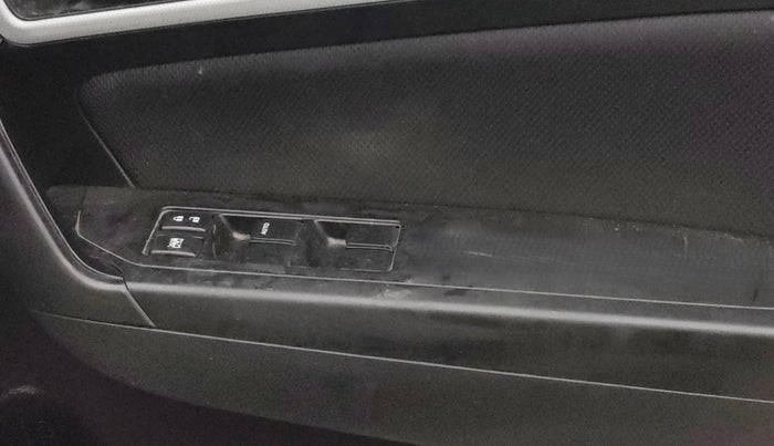 2020 Maruti Vitara Brezza ZXI AT SHVS, Petrol, Automatic, 91,792 km, Driver Side Door Panels Control