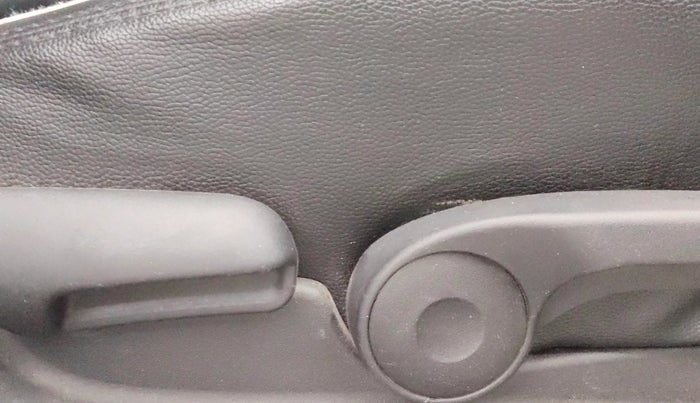 2020 Maruti Vitara Brezza ZXI AT SHVS, Petrol, Automatic, 91,792 km, Driver Side Adjustment Panel