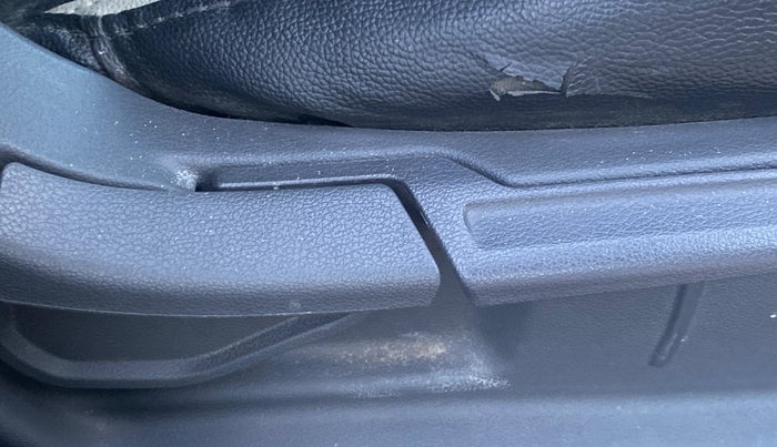 2022 Hyundai GRAND I10 NIOS MAGNA 1.2 KAPPA VTVT, Petrol, Manual, 72,107 km, Driver Side Adjustment Panel