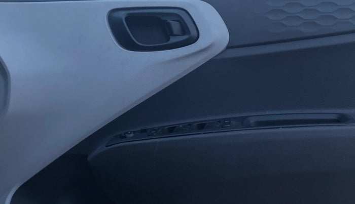 2022 Hyundai GRAND I10 NIOS MAGNA 1.2 KAPPA VTVT, Petrol, Manual, 72,107 km, Driver Side Door Panels Control