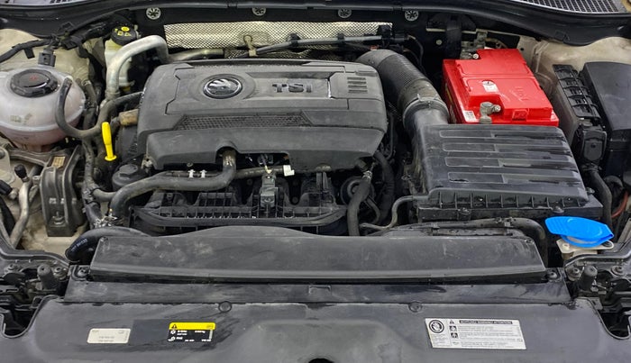 2017 Skoda Superb STYLE 1.8 TSI AT, Petrol, Automatic, 38,280 km, Engine View