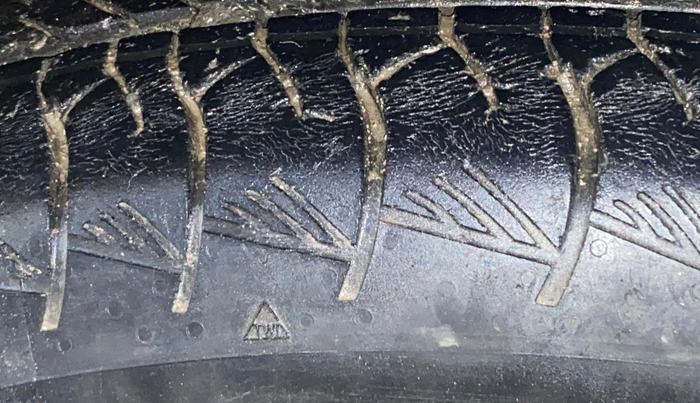 2022 Maruti Grand Vitara ALPHA SMART HYBRID ALLGRIP DUAL TONE, Petrol, Manual, 46,462 km, Left Front Tyre Tread