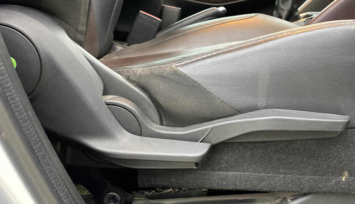 2022 Maruti Grand Vitara ALPHA SMART HYBRID ALLGRIP DUAL TONE, Petrol, Manual, 46,462 km, Driver Side Adjustment Panel