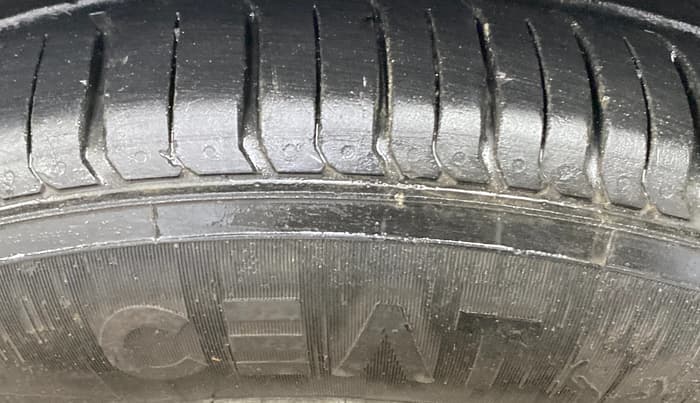 2014 Maruti Ertiga ZXI, Petrol, Manual, 54,164 km, Left Rear Tyre Tread