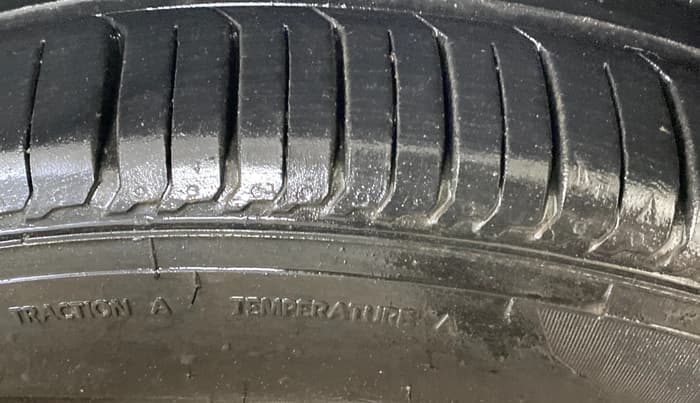 2014 Maruti Ertiga ZXI, Petrol, Manual, 54,164 km, Right Front Tyre Tread