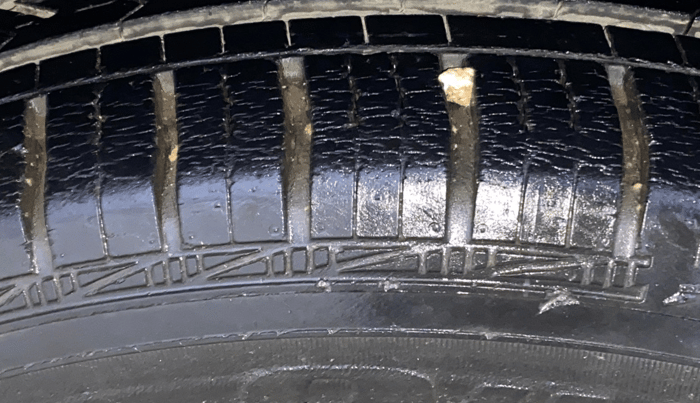 2012 Volkswagen Polo HIGHLINE1.2L, Petrol, Manual, 54,494 km, Right Rear Tyre Tread
