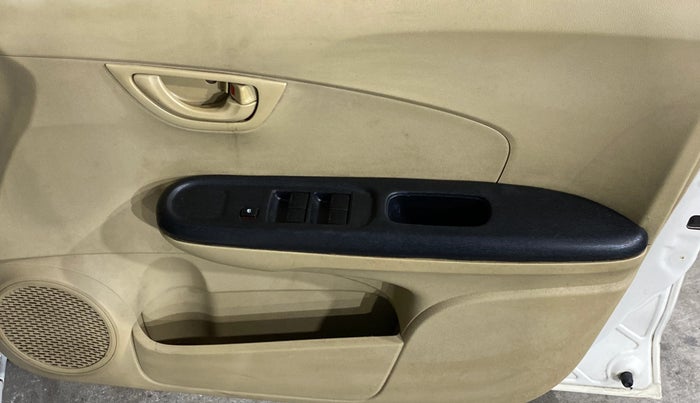 2014 Honda Amaze 1.2L I-VTEC E, Petrol, Manual, 86,135 km, Driver Side Door Panels Control