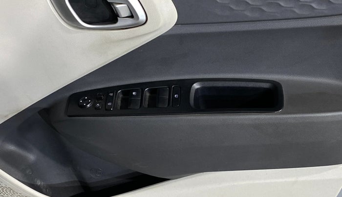 2023 Hyundai AURA SX 1.2 (O), Petrol, Manual, 32,558 km, Driver Side Door Panels Control