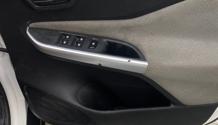 2021 Nissan MAGNITE XE, Petrol, Manual, 37,291 km, Driver Side Door Panels Control