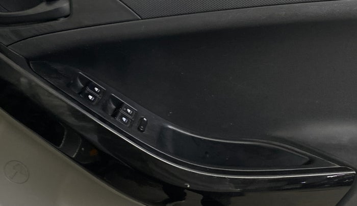 2018 Tata NEXON XM PETROL, Petrol, Manual, 33,956 km, Driver Side Door Panels Control