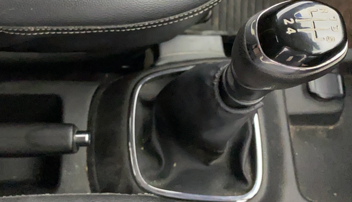 2019 Renault Kwid RXT 0.8 (O), Petrol, Manual, 59,071 km, Gear Lever