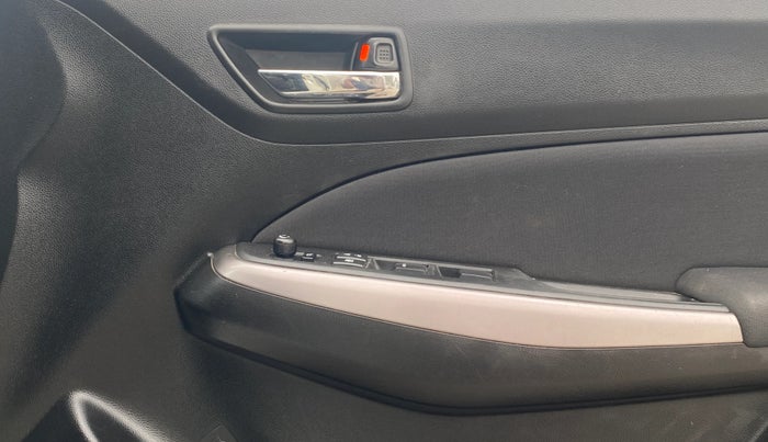 2024 Maruti Swift ZXI, Petrol, Manual, 59,192 km, Driver Side Door Panels Control