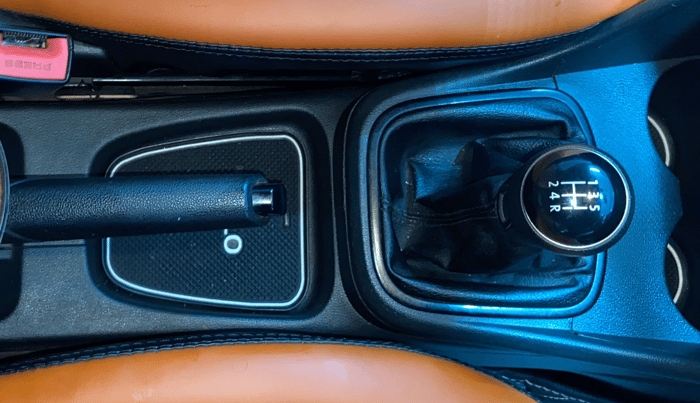 2019 Volkswagen Polo TRENDLINE 1.0L, Petrol, Manual, 59,454 km, Gear Lever