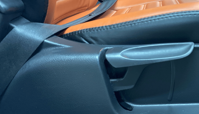 2019 Volkswagen Polo TRENDLINE 1.0L, Petrol, Manual, 59,454 km, Driver Side Adjustment Panel