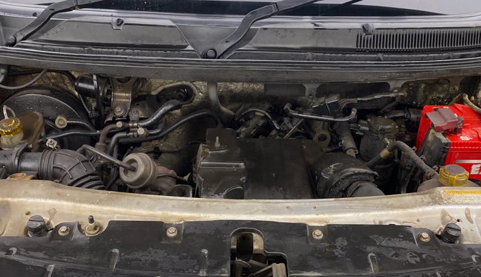 2017 Mahindra TUV300 T8, Diesel, Manual, 1,25,322 km, Engine View