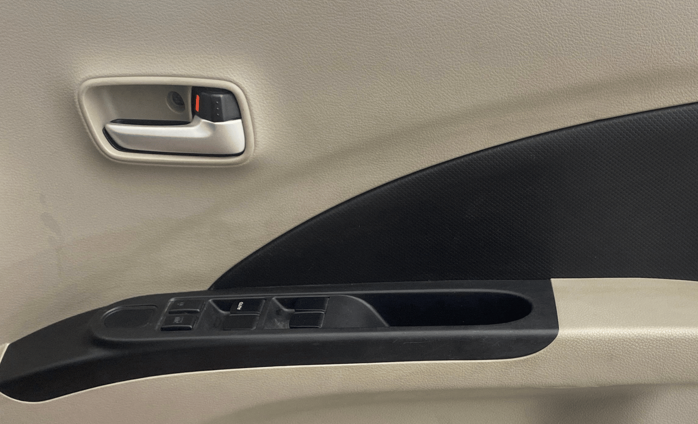 2015 Maruti Celerio VXI, Petrol, Manual, 61,913 km, Driver Side Door Panels Control