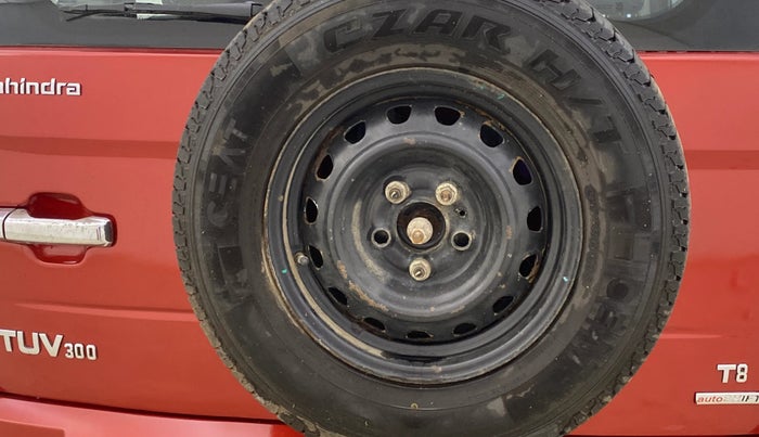2015 Mahindra TUV300 T8, Diesel, Manual, 70,354 km, Spare Tyre