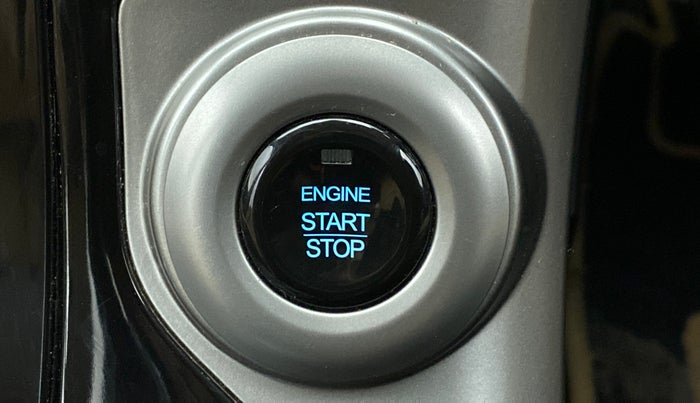 2021 Mahindra XUV500 W11 AT, Diesel, Automatic, 14,135 km, Keyless Start/ Stop Button