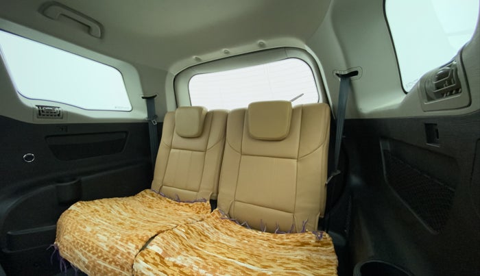 2021 Mahindra XUV500 W11 AT, Diesel, Automatic, 14,135 km, Third Seat Row ( optional )