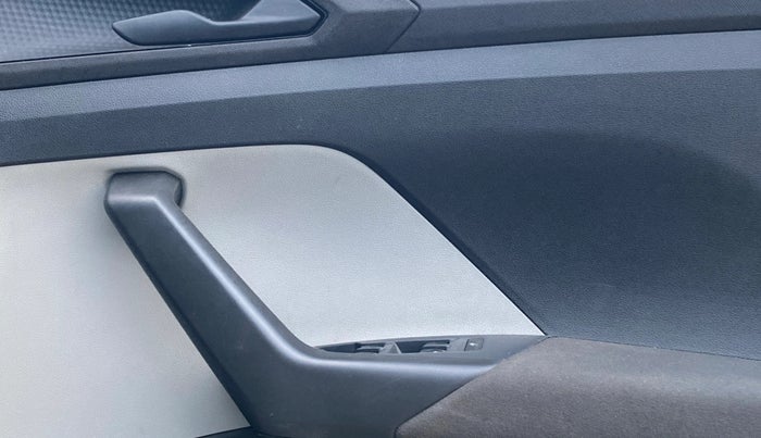 2022 Skoda KUSHAQ ACTIVE 1.0L TSI MT, Petrol, Manual, 84,819 km, Driver Side Door Panels Control