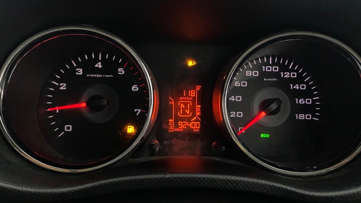 2016 Mahindra TUV300 T8, Diesel, Manual, 92,303 km, Odometer Image