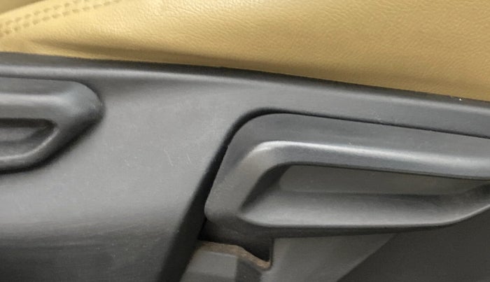 2020 Tata NEXON XZ PLUS PETROL, Petrol, Manual, 60,906 km, Driver Side Adjustment Panel