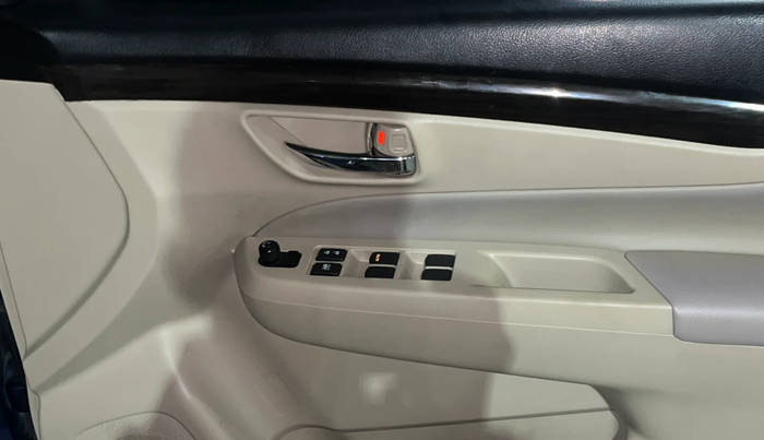 2017 Maruti Ciaz ALPHA DIESEL 1.3, Diesel, Manual, 93,874 km, Driver Side Door Panels Control