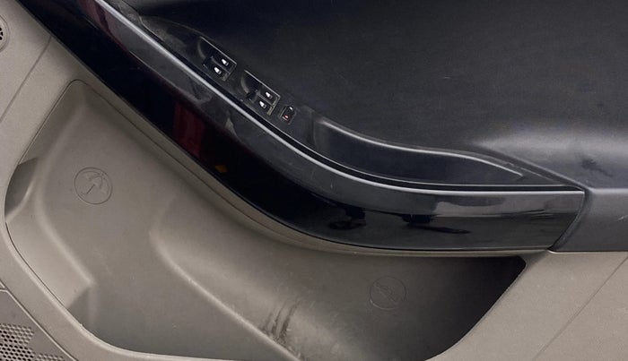 2017 Tata NEXON XM PETROL, Petrol, Manual, 1,18,875 km, Driver Side Door Panels Control