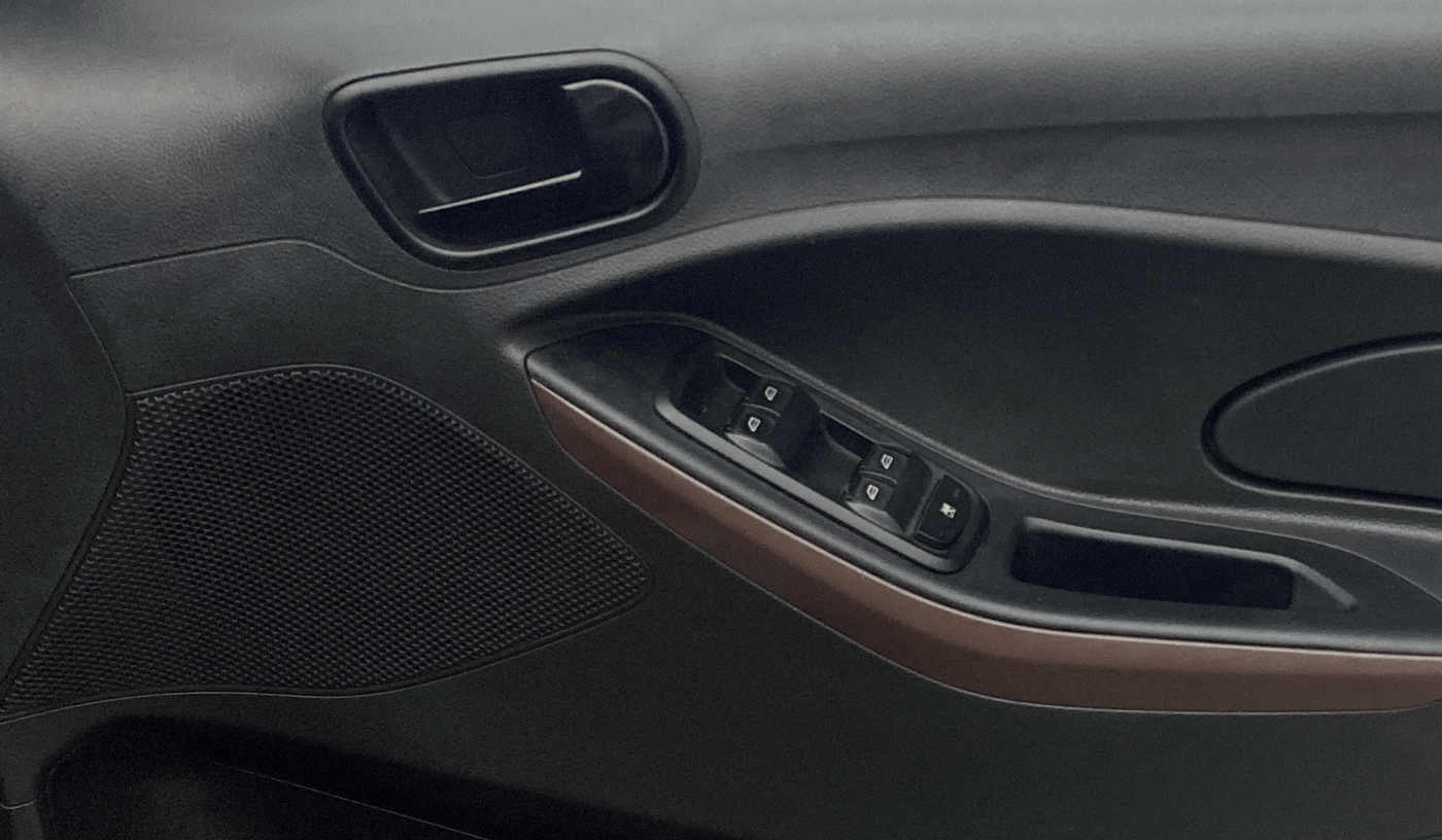 2020 Ford FREESTYLE TITANIUM 1.5 DIESEL, Diesel, Manual, 1,01,152 km, Driver Side Door Panels Control