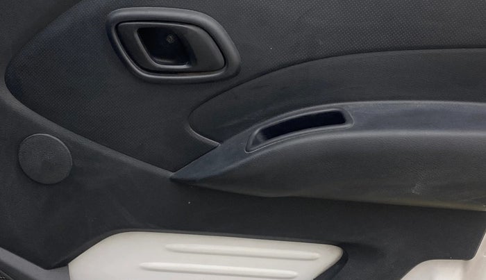 2017 Datsun Redi Go T (O), Petrol, Manual, 36,139 km, Driver Side Door Panels Control