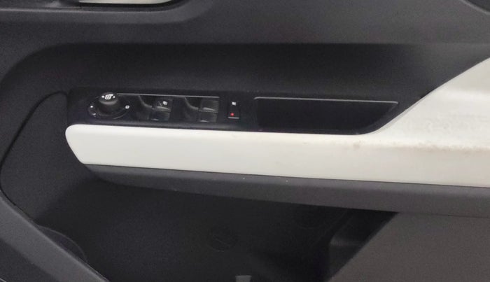 2022 Tata PUNCH CREATIVE  AMT, Petrol, Automatic, 37,768 km, Driver Side Door Panels Control