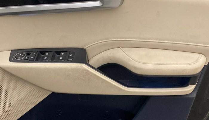 2022 KIA CARENS LUXURY PLUS 1.5 DIESEL AT 7 STR, Diesel, Automatic, 94,740 km, Driver Side Door Panels Control