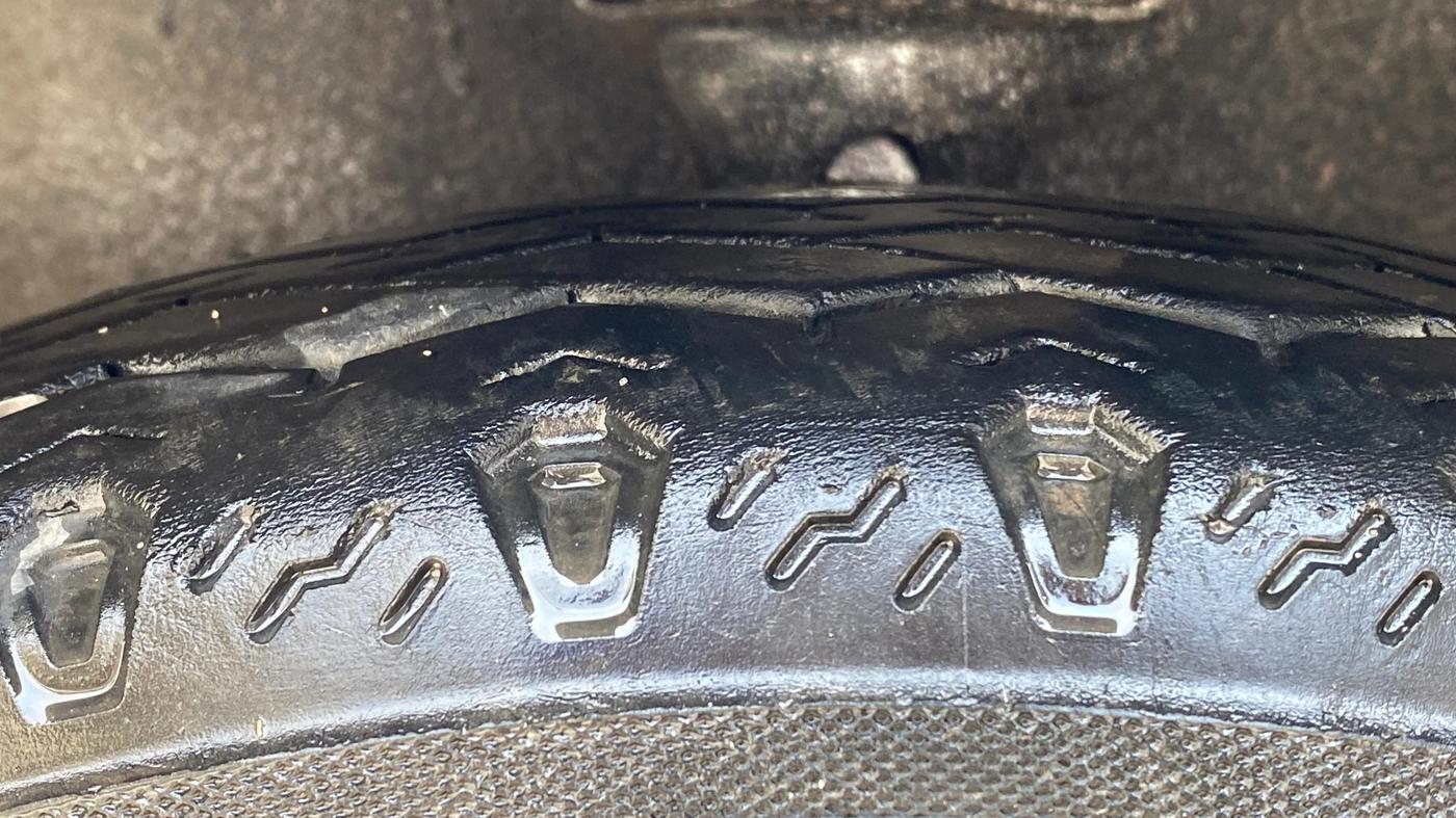 2021 Maruti Eeco 5 STR AC CNG, CNG, Manual, 67,557 km, Left Front Tyre Tread