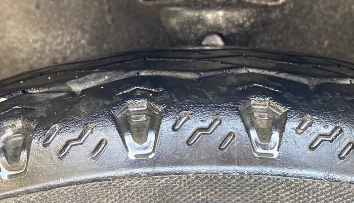 2021 Maruti Eeco 5 STR AC CNG, CNG, Manual, 67,284 km, Left Front Tyre Tread