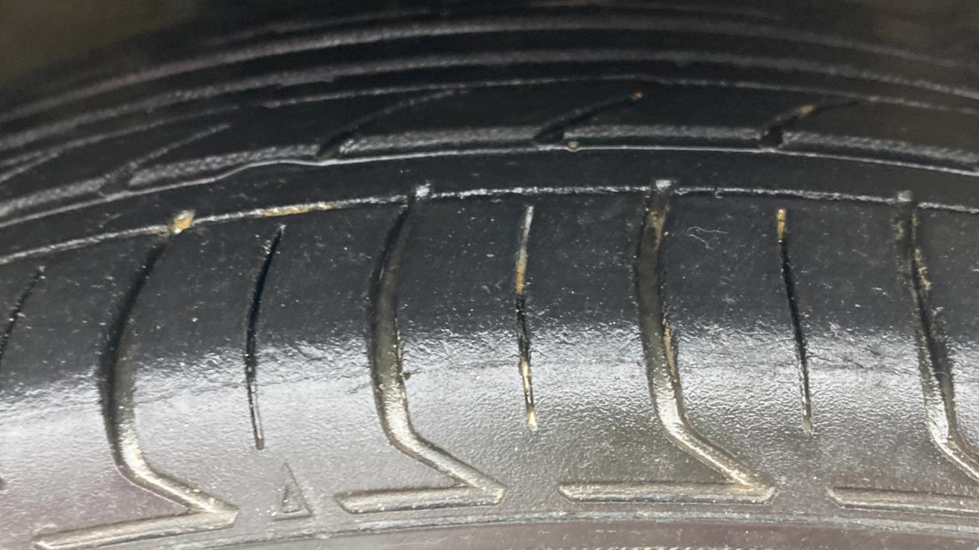 2020 KIA SELTOS HTX 1.5 PETROL, Petrol, Manual, 1,03,939 km, Right Front Tyre Tread