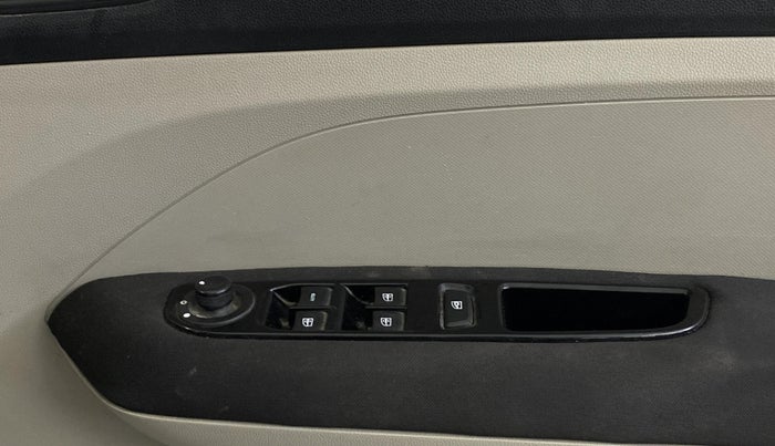 2019 Renault TRIBER RXZ, Petrol, Manual, 66,386 km, Driver Side Door Panels Control