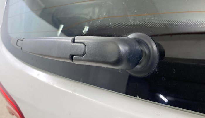 2019 Renault TRIBER RXZ, Petrol, Manual, 66,386 km, Rear Wiper