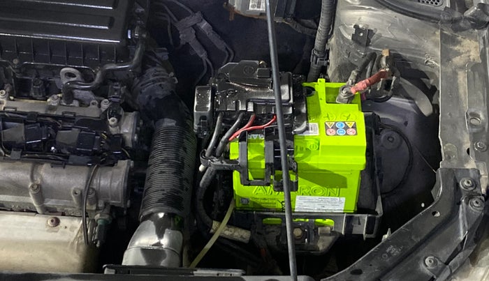 2013 Volkswagen Vento COMFORTLINE 1.6, Petrol, Manual, 83,663 km, Engine View - Left