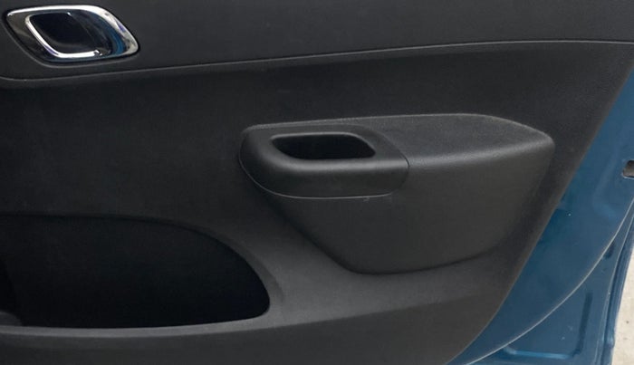 2019 Renault Kwid RXT 1.0 (O), Petrol, Manual, 39,947 km, Driver Side Door Panels Control