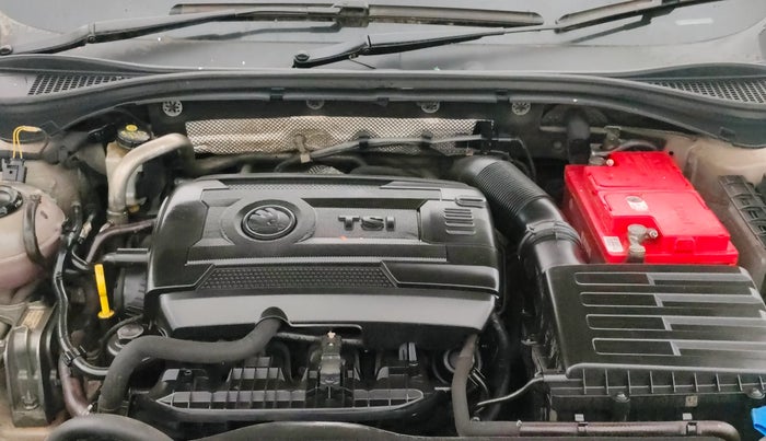 2017 Skoda Superb L&K 1.8 TSI AT, Petrol, Automatic, 91,341 km, Engine View