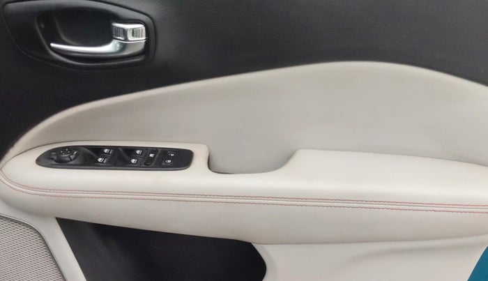 2018 Jeep Compass LIMITED 1.4 PETROL AT, Petrol, Automatic, 66,371 km, Driver Side Door Panels Control