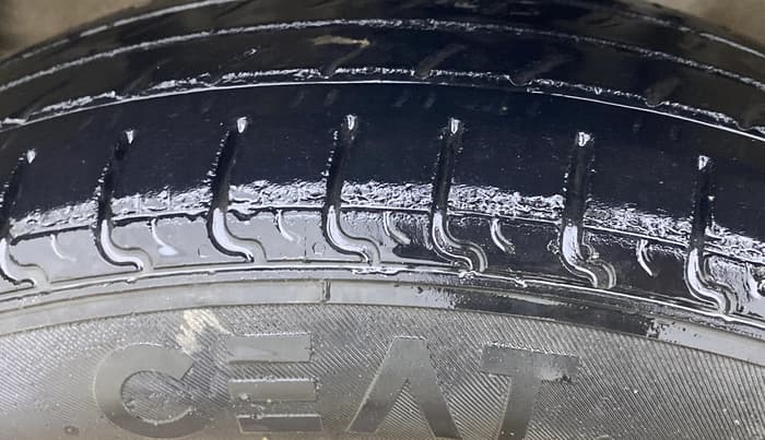 2016 Maruti Wagon R 1.0 VXI, CNG, Manual, 1,09,904 km, Left Front Tyre Tread