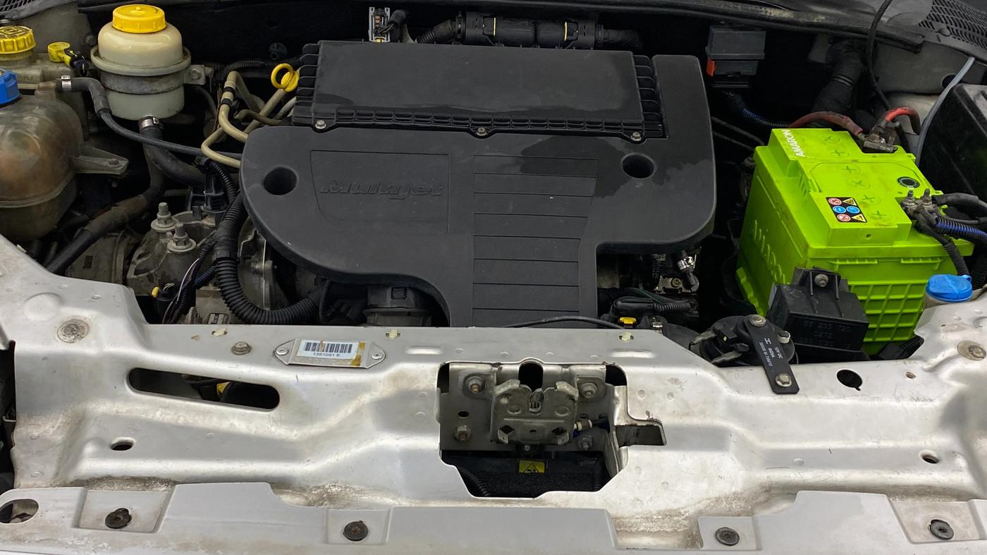 2014 Fiat Grand Punto EMOTION PACK 1.3 90 HP, Diesel, Manual, 1,18,542 km, Engine View