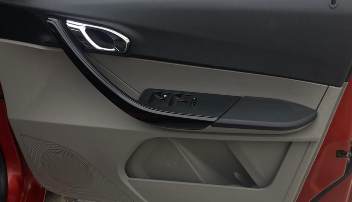 2019 Tata Tiago XZA PETROL, Petrol, Automatic, 54,410 km, Driver Side Door Panels Control