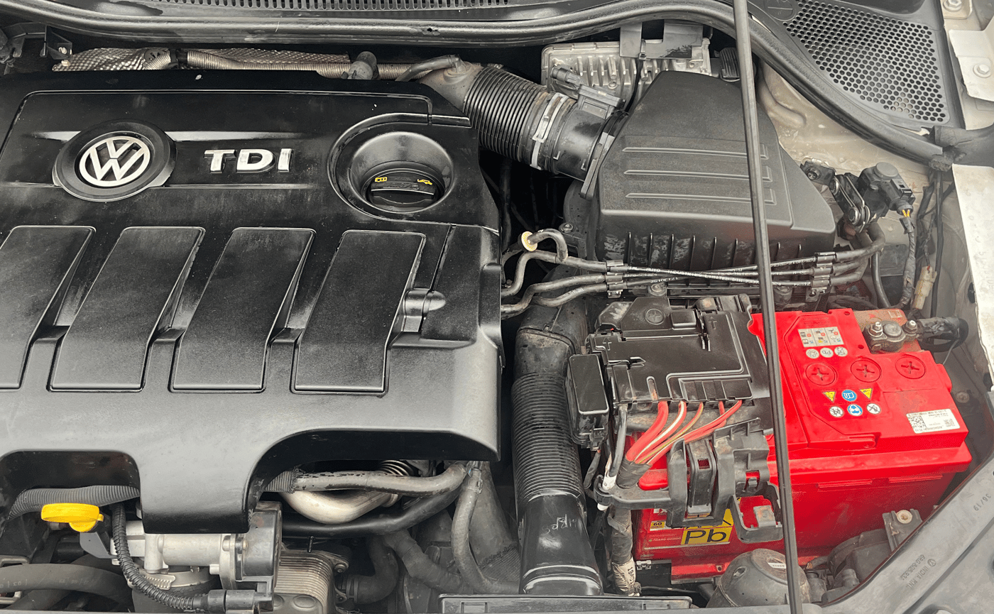 2019 Volkswagen Ameo TRENDLINE 1.5L, Diesel, Manual, 1,00,303 km, Engine View - Left